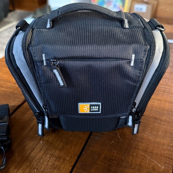 Case Logic Compact Camera Case - Picture 2 of 5